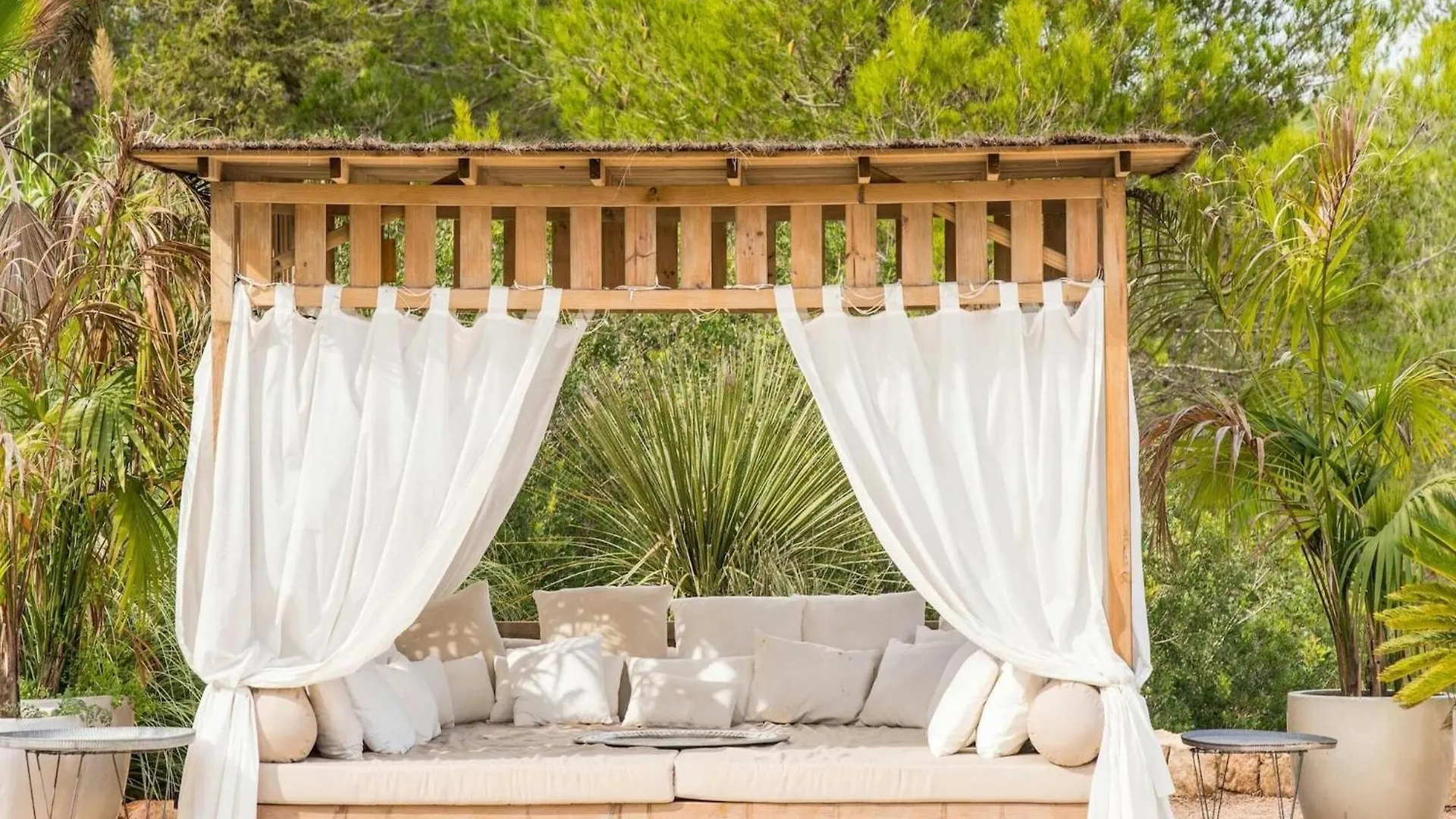 Holiday Home With Wooden-Beamed Patio Santa Gertrudis  Villa